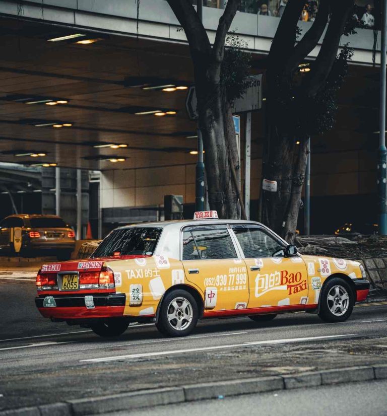 2026香港租的士價錢：日更夜更租金、流程&車行比較